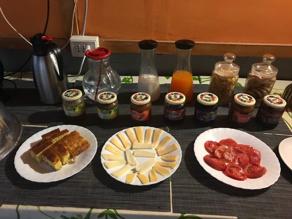 Free daily buffet breakfast