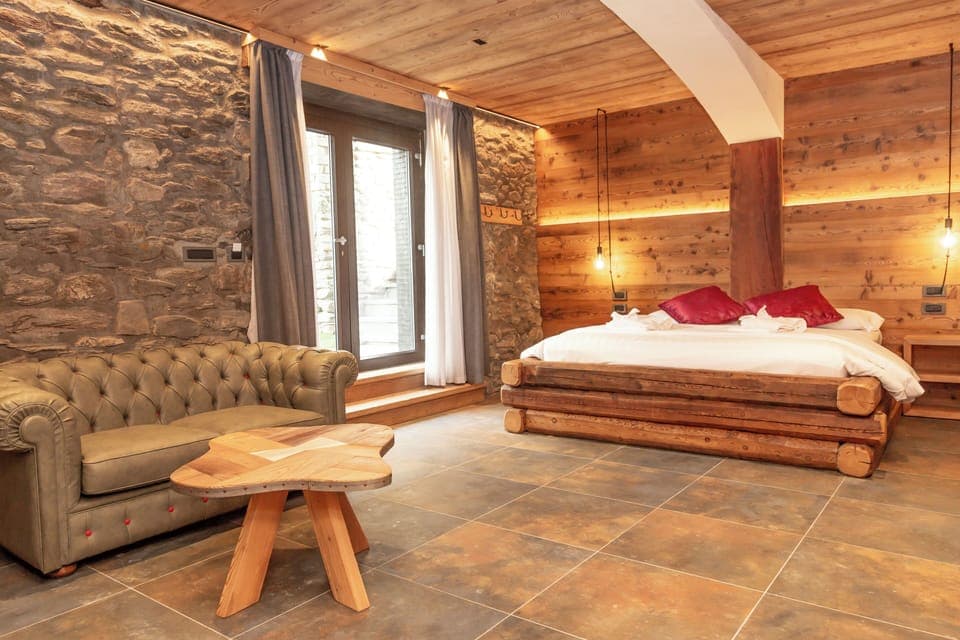 Family Suite | In-room safe, desk, soundproofing, cribs/infant beds