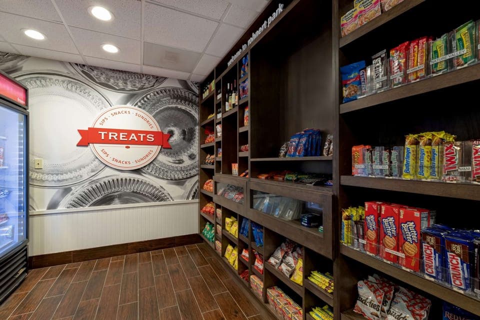 Snack bar