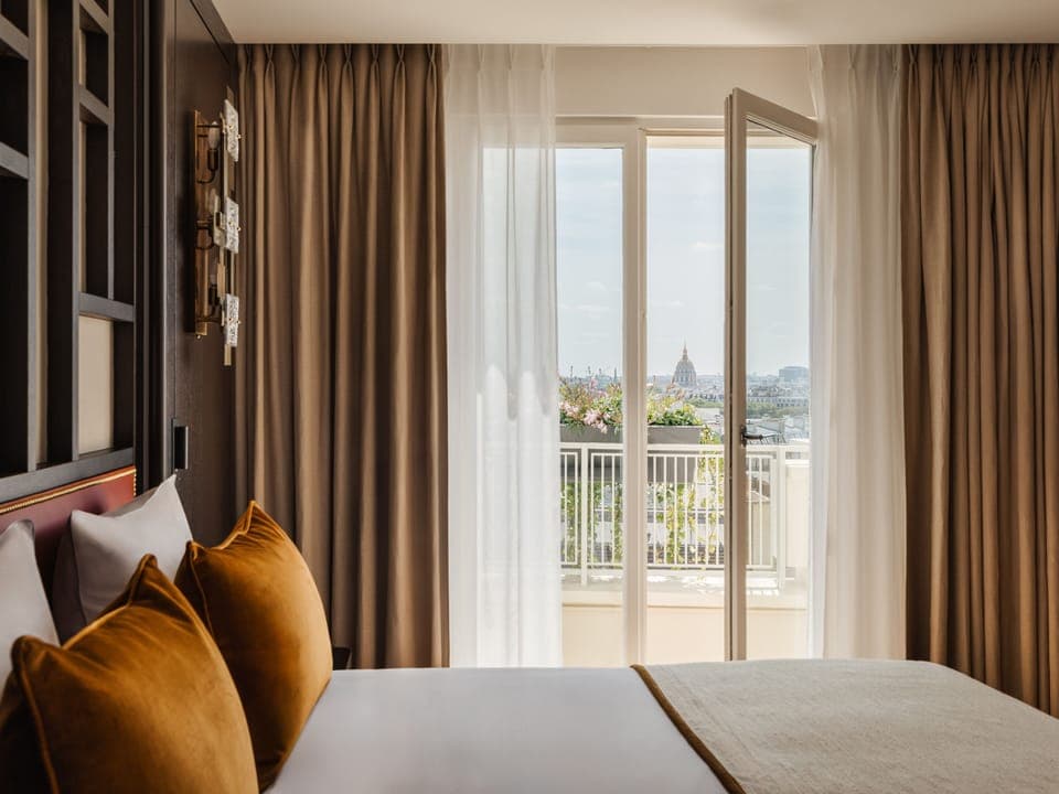 Eiffel Terrace Suite | Premium bedding, minibar, in-room safe, desk