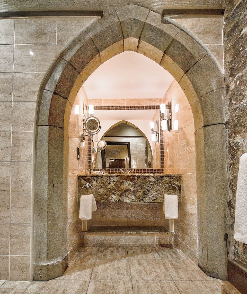 The Cadwallader Suite | Bathroom | Shower, free toiletries, hair dryer, towels