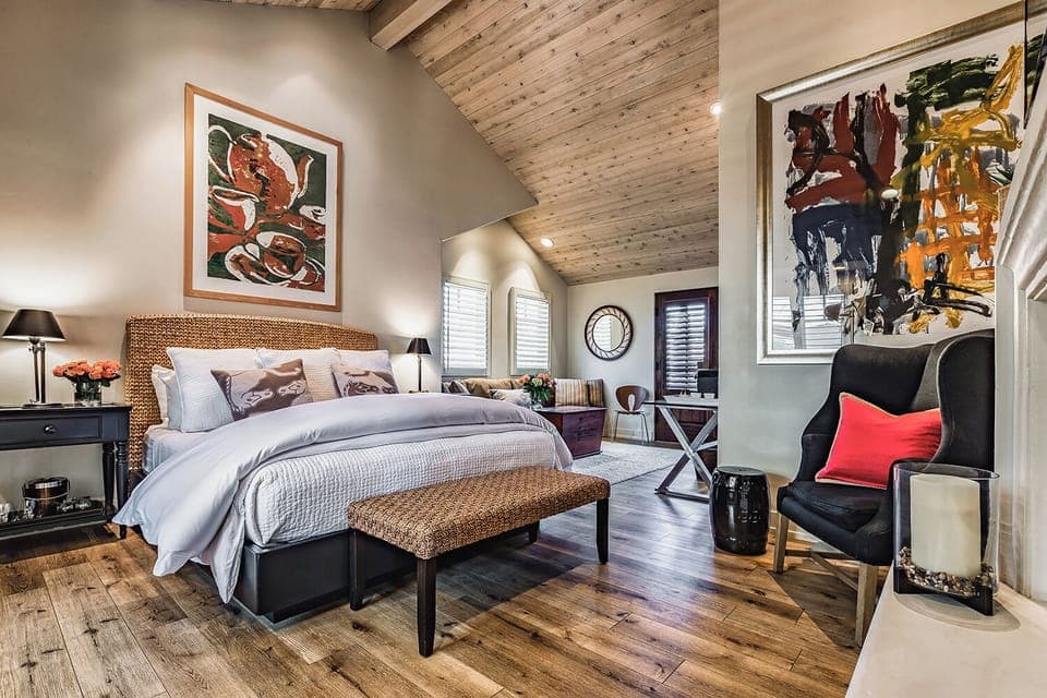 Egyptian cotton sheets, premium bedding, down comforters, pillowtop beds