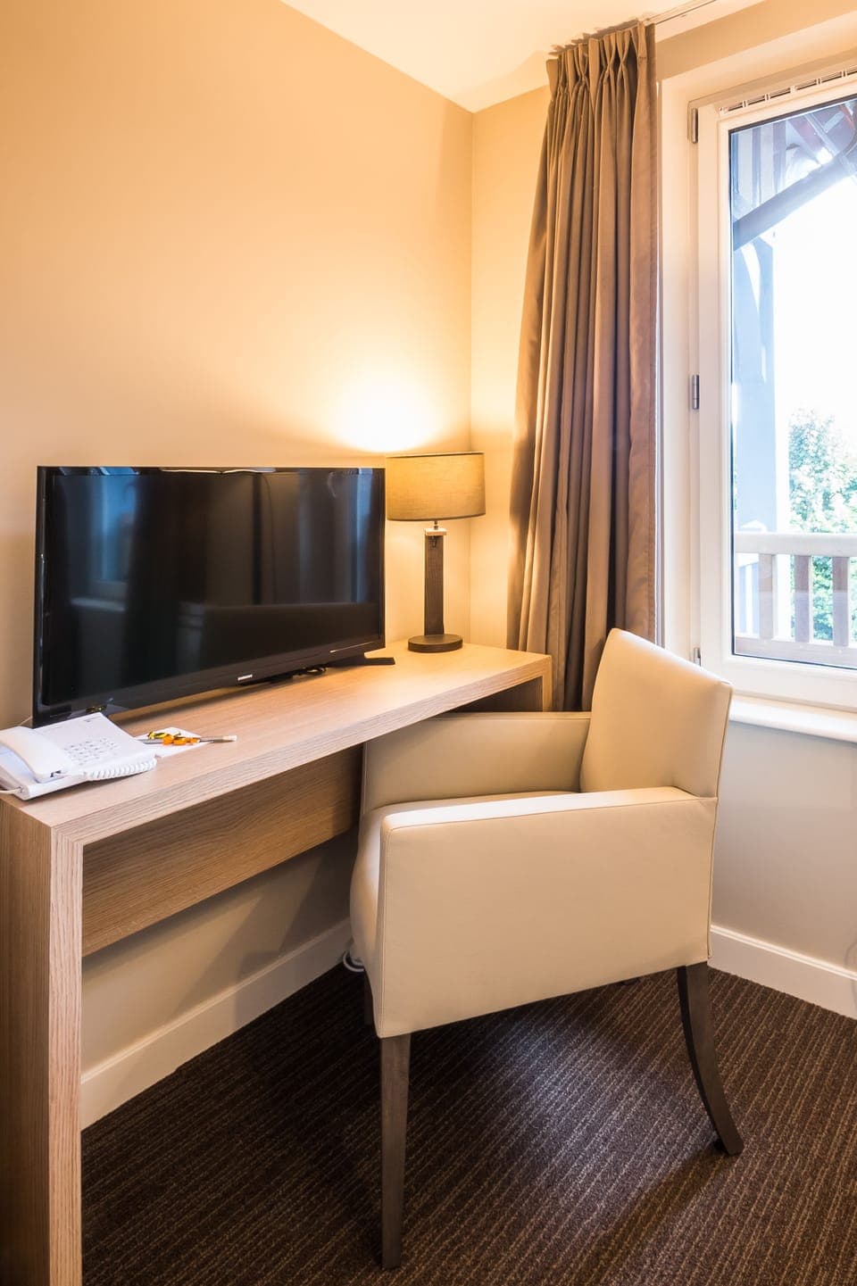 Standard Room | In-room business center