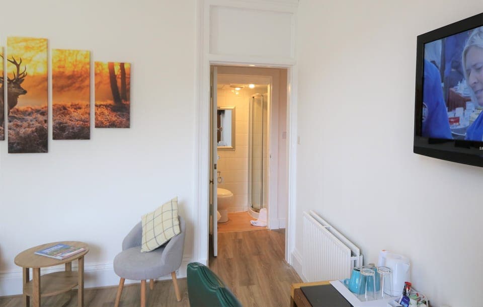 Deluxe Double Room, 1 Queen Bed, Garden View | Iron/ironing board, free WiFi, bed sheets