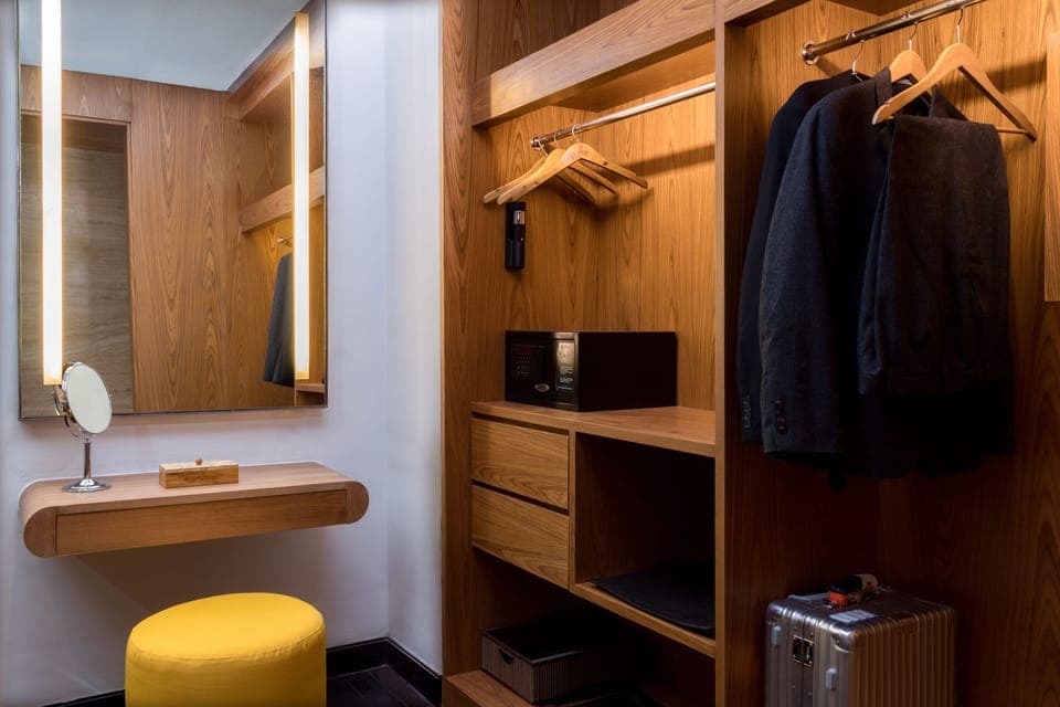 1 bedroom, premium bedding, memory foam beds, minibar