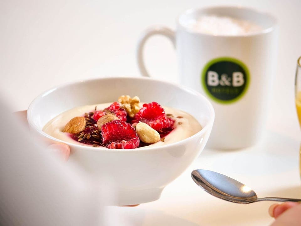 Daily buffet breakfast (EUR 13.9 per person)