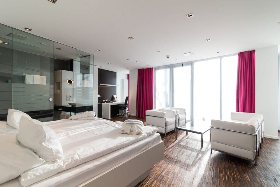 Komfort Double Room | Hypo-allergenic bedding, minibar, in-room safe, desk