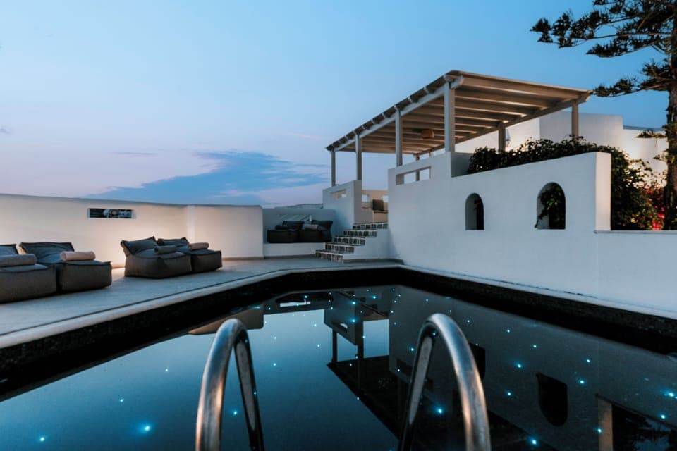 Seasonal outdoor pool, open 10 AM to 8 PM, pool umbrellas, sun loungers