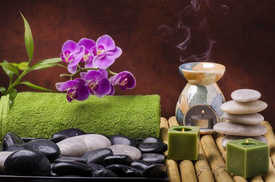 Couples treatment rooms, hot stone massages, body scrubs, reflexology
