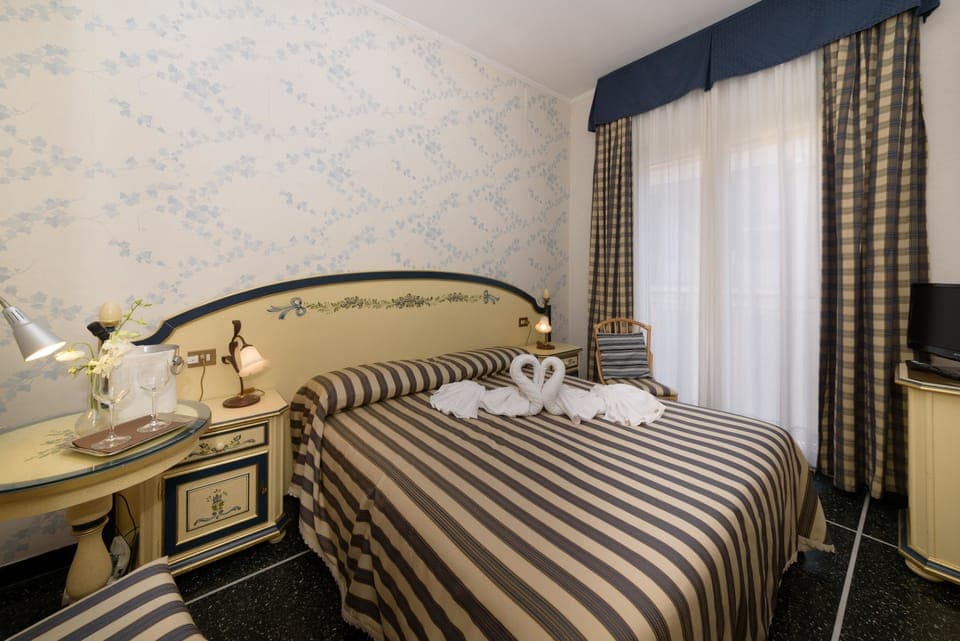 Double Room | In-room safe, desk, soundproofing, cribs/infant beds