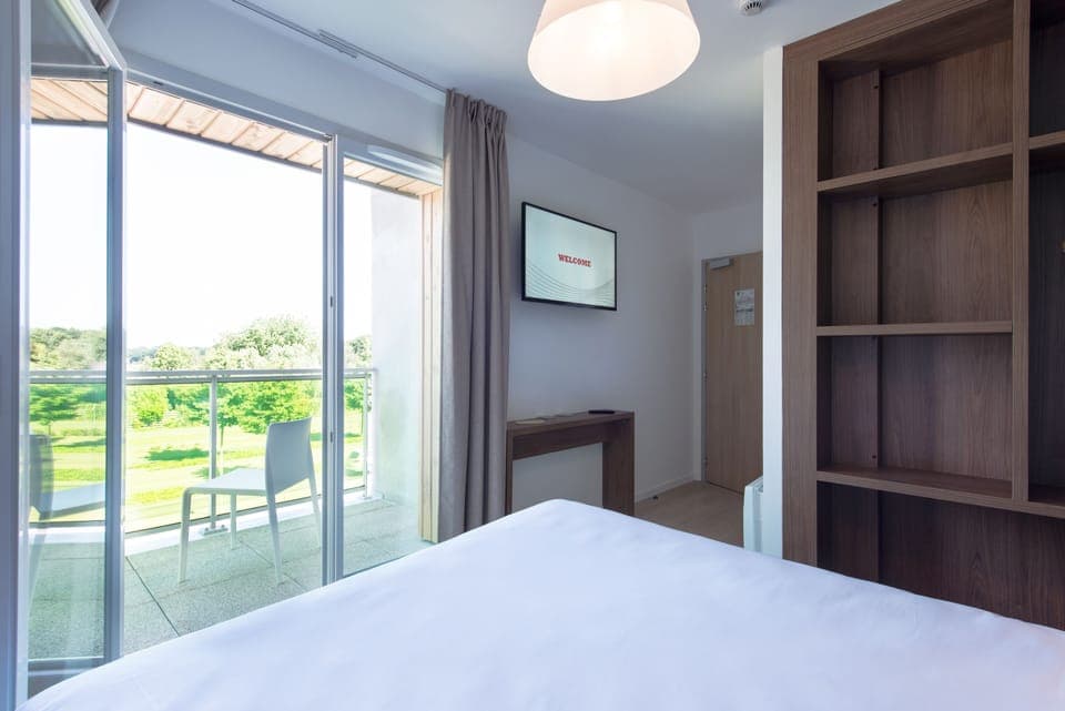 Double Room | Desk, soundproofing, free cribs/infant beds, free WiFi