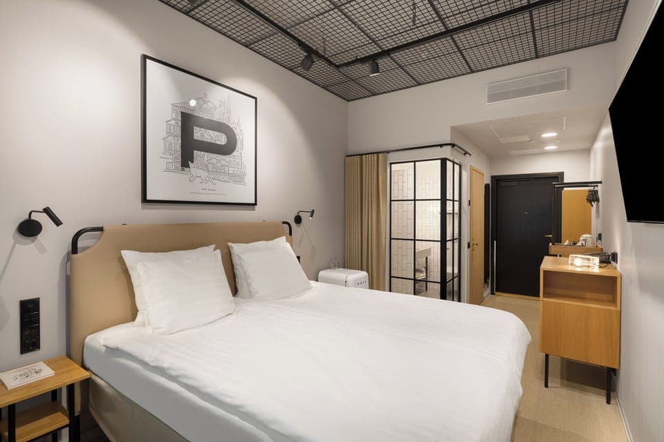 Superior Room, 1 King Bed | Hypo-allergenic bedding, in-room safe, blackout drapes