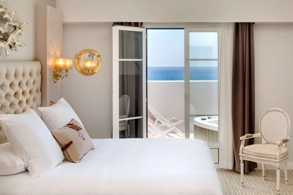 Minibar, in-room safe, blackout drapes, soundproofing