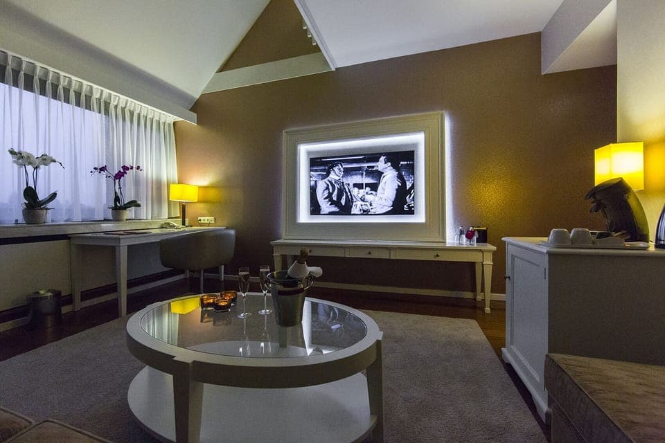 Executive Suite, Non Smoking | Minibar, in-room safe, desk, laptop workspace