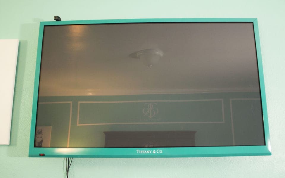 In-room safe, desk, iron/ironing board, cribs/infant beds