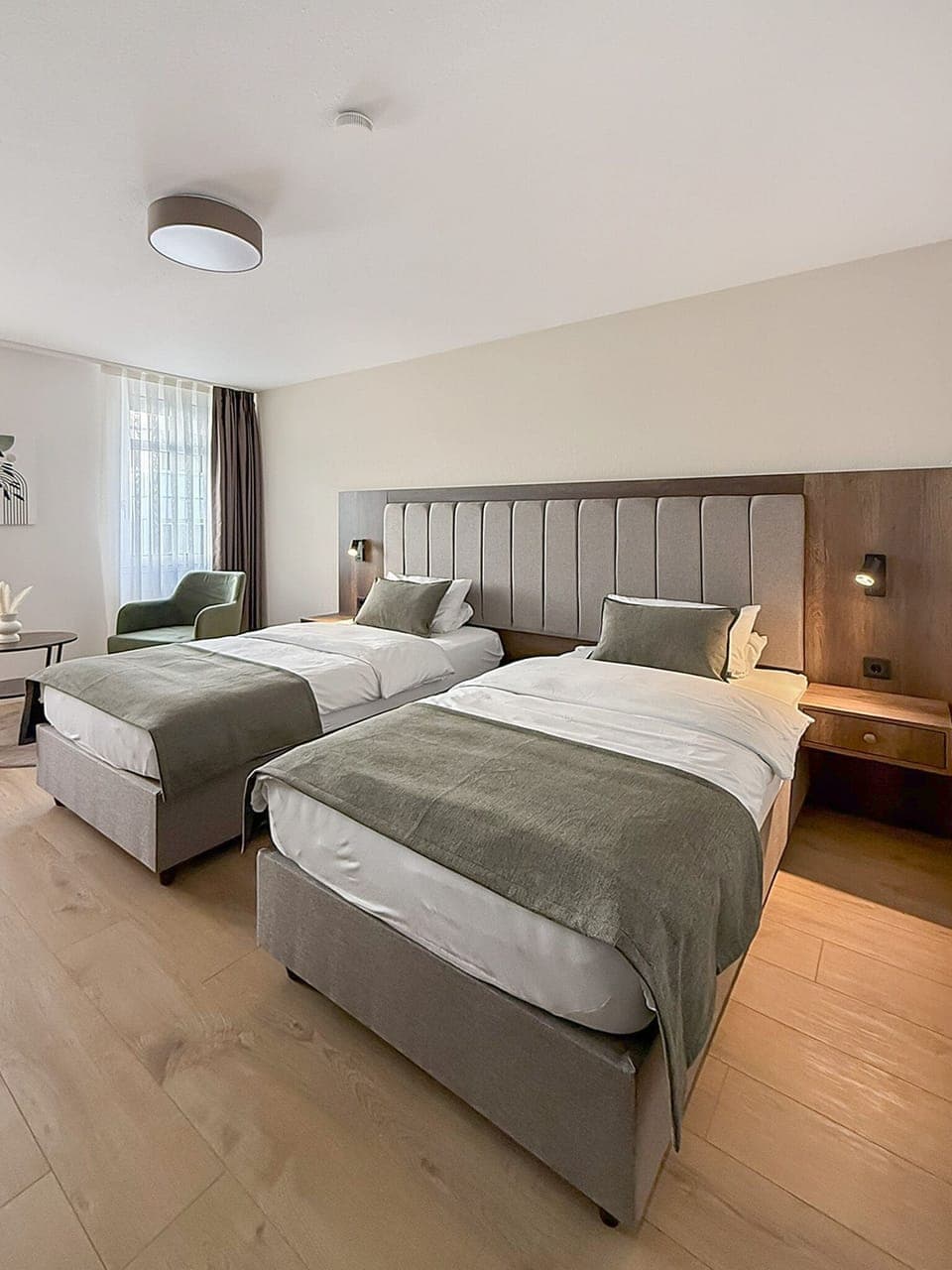 Minibar, in-room safe, desk, iron/ironing board