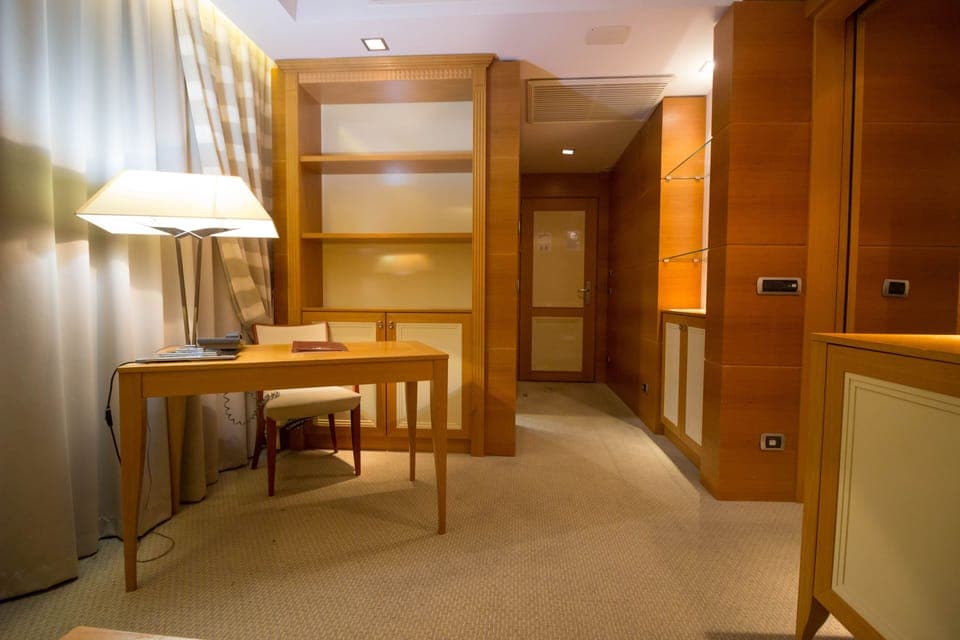 Junior Suite (2 pax) | Hypo-allergenic bedding, minibar, in-room safe, individually decorated