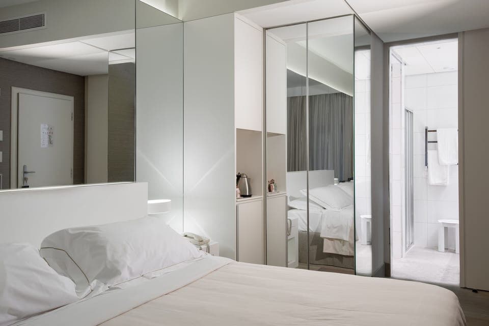 Suite with Air Conditioning | Premium bedding, down comforters, minibar, in-room safe