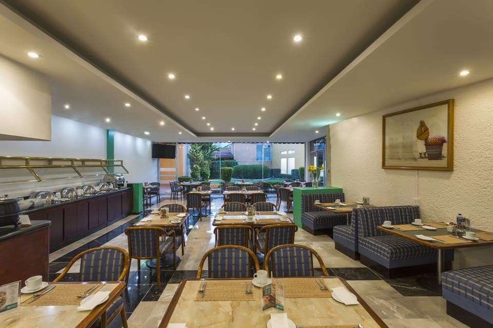 Breakfast, lunch and dinner served