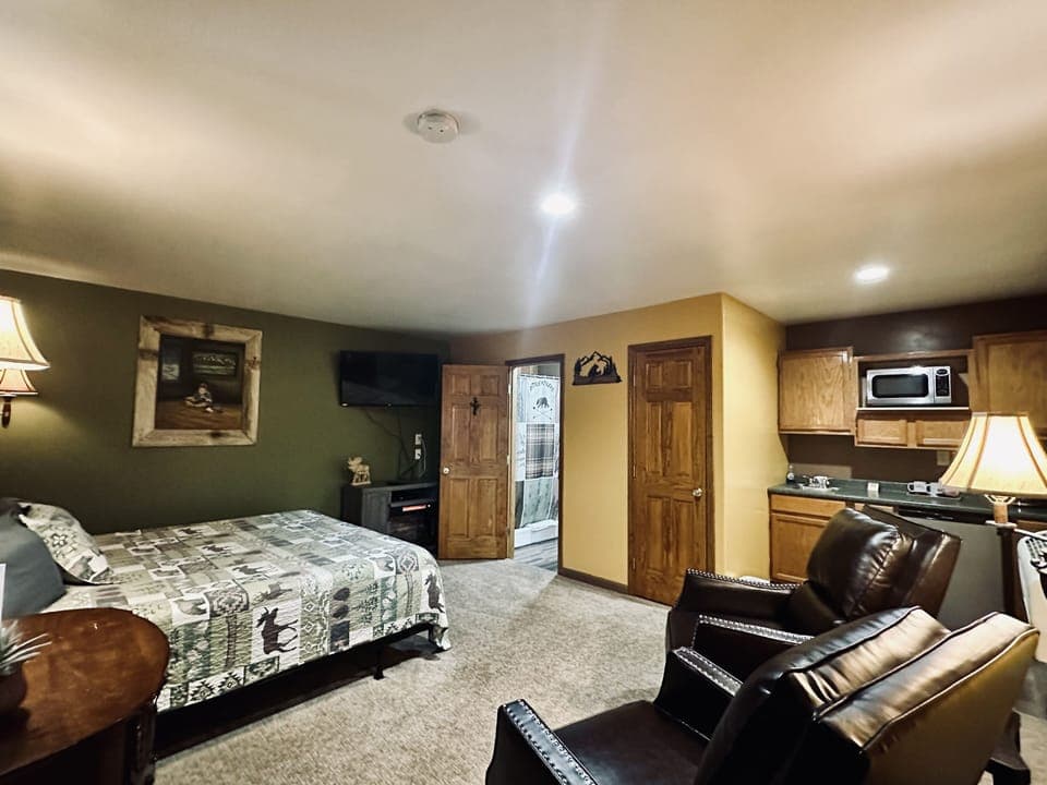 Deluxe Cabin | Free WiFi, bed sheets