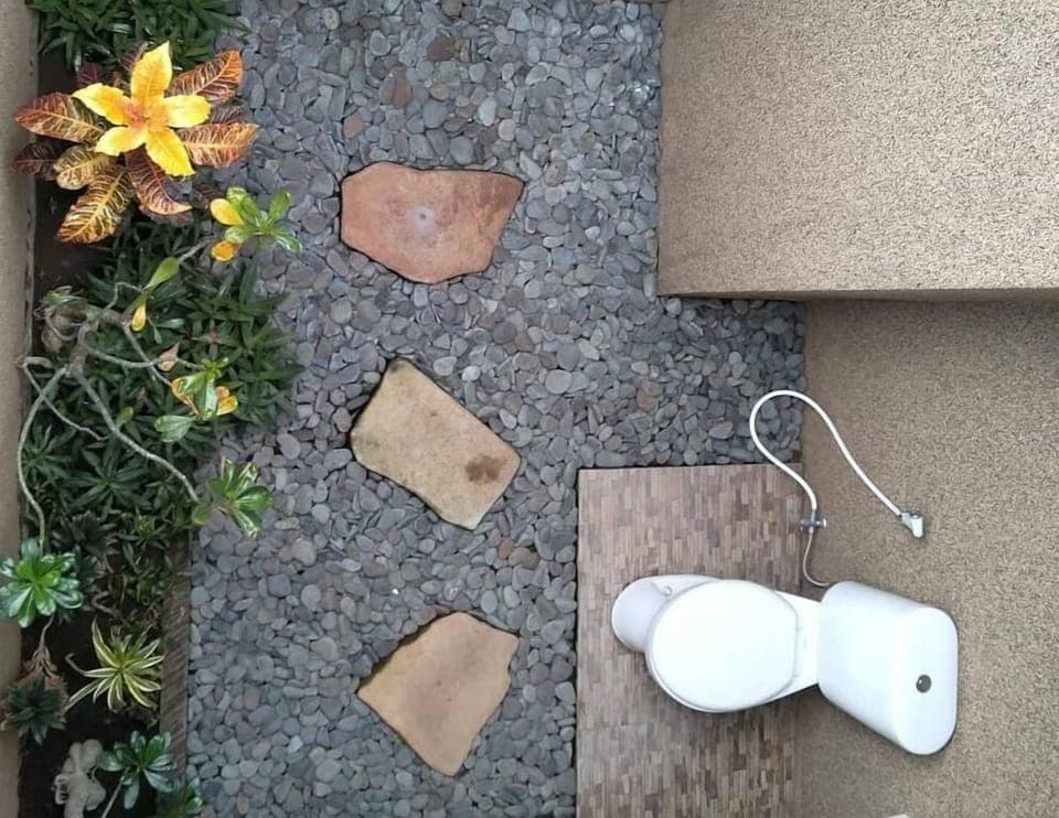 Deluxe Garden Room | Bathroom | Shower, free toiletries, towels