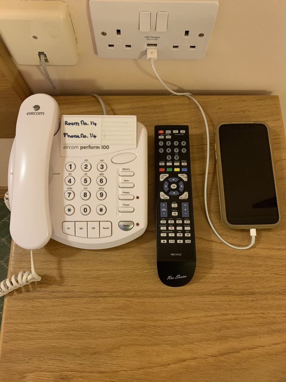 10 bedrooms, individually decorated, individually furnished, desk