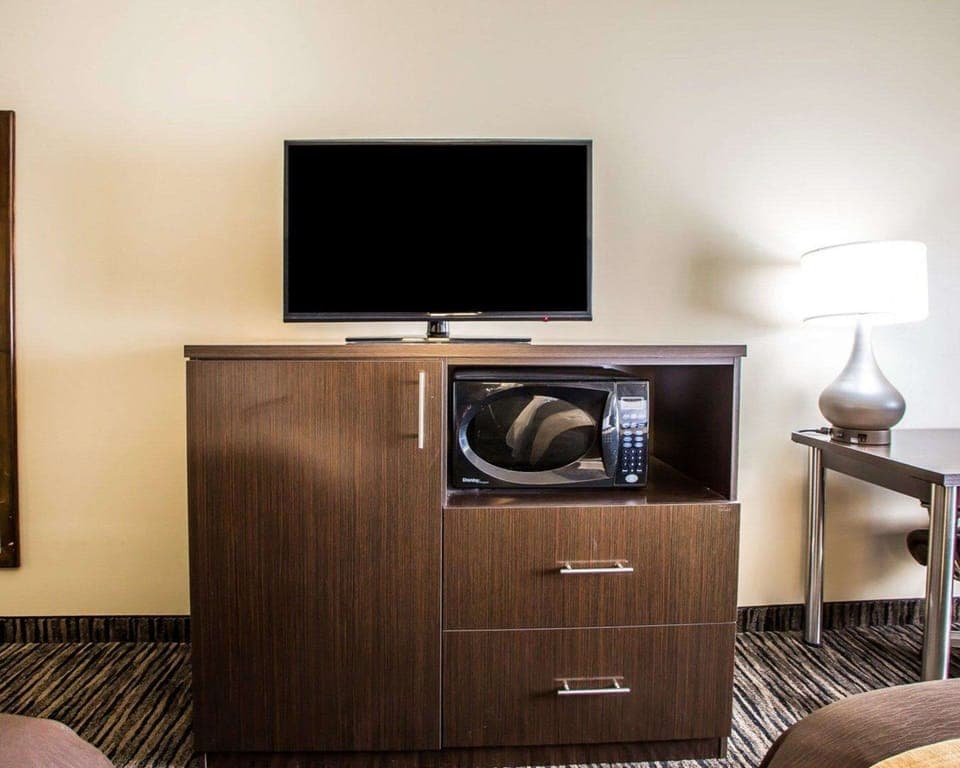 Standard Room, 2 Queen Beds, Non Smoking | Premium bedding, iron/ironing board, free WiFi, bed sheets