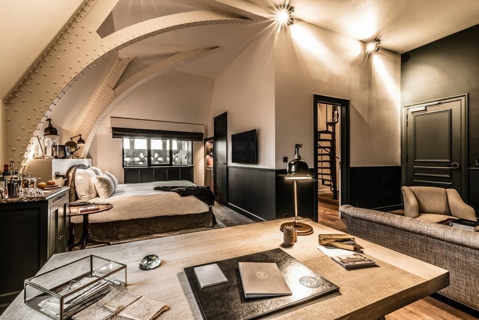 Suite 19 | Premium bedding, minibar, in-room safe, individually decorated