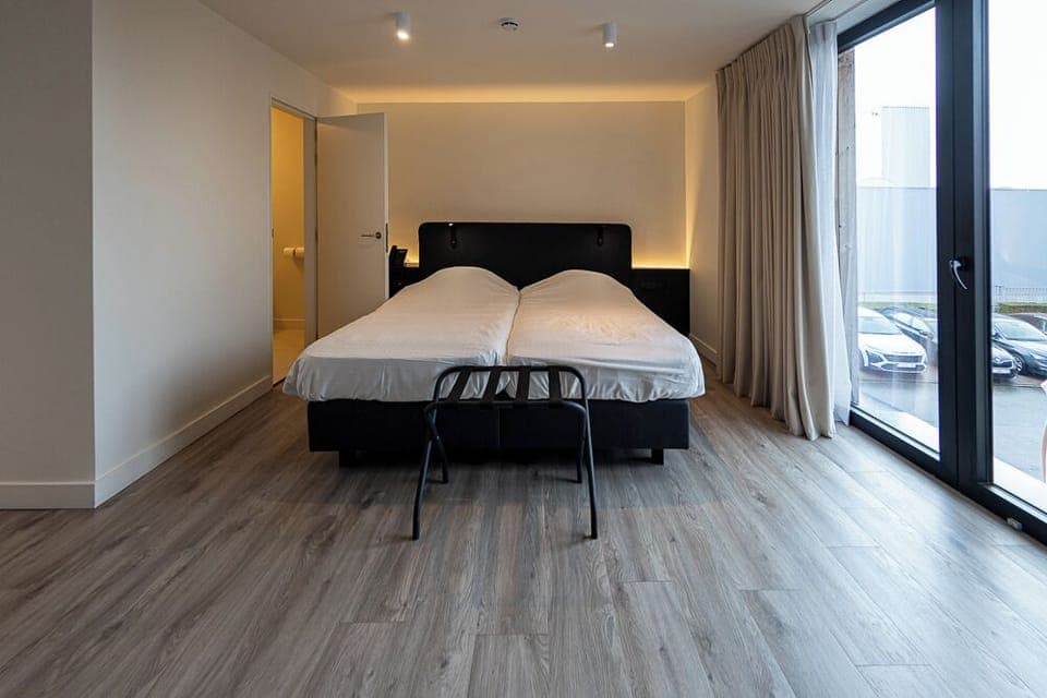 Comfort Double Room | Minibar, in-room safe, desk, laptop workspace