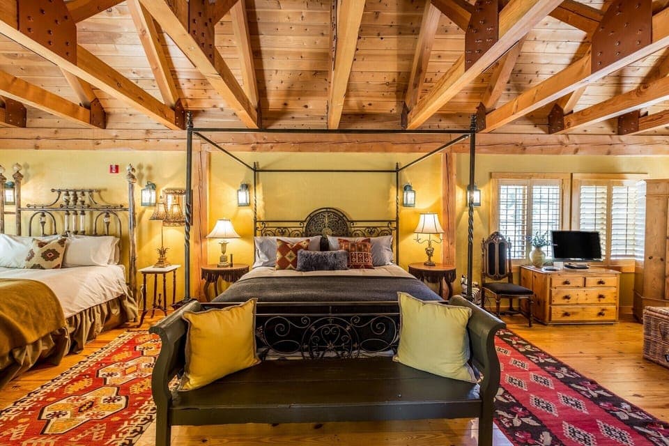 The apartment is located in the heart of the Restaurant District.