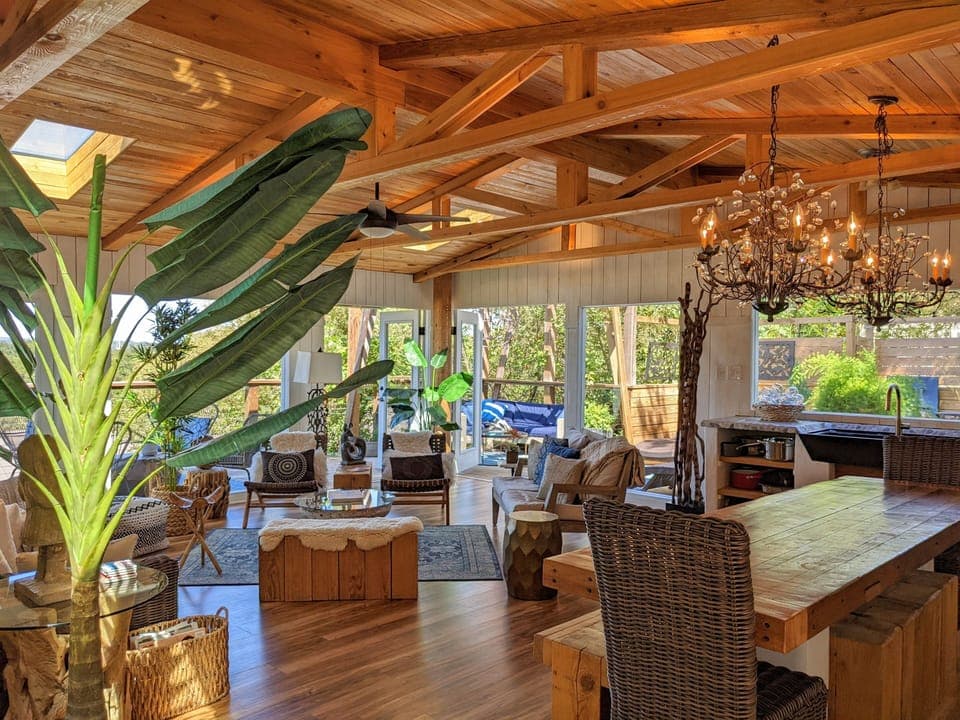 5 stories high, Costa Rican nature inspired  PARK VIEW oasis.  No stairs.