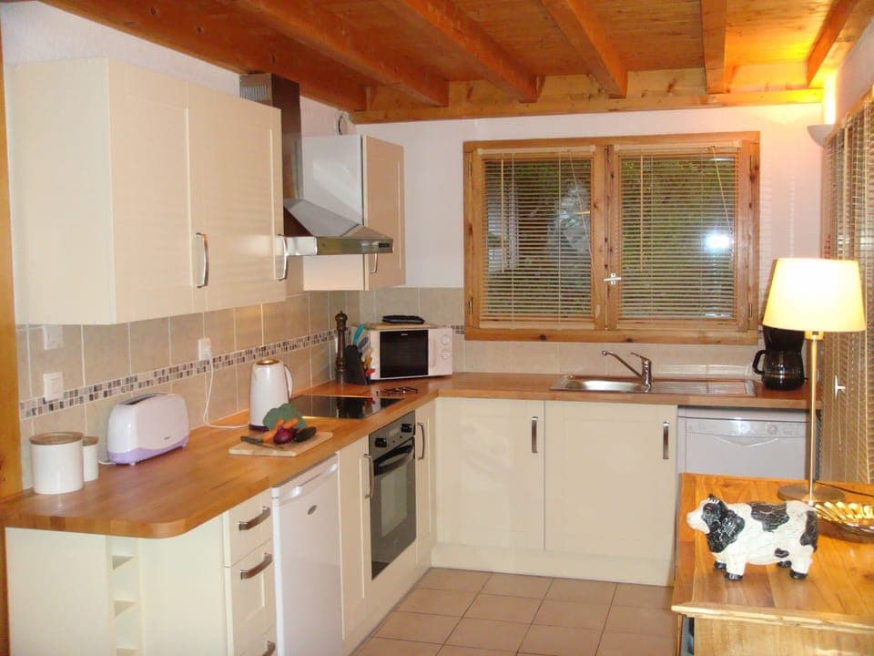 Fresh kitchen installed June 14