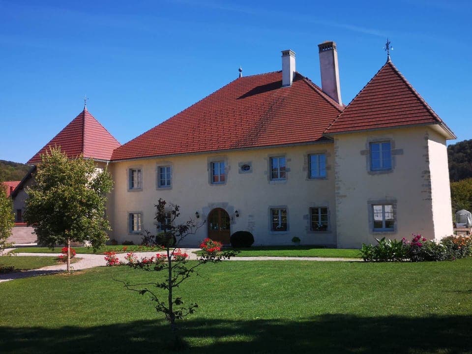 l'entrée du Relais des deux tours
