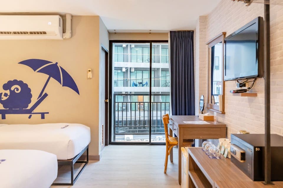Koko Family (3 Single) | In-room safe, desk, free WiFi