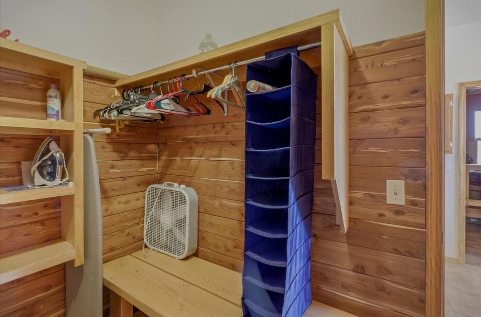  Master Closet