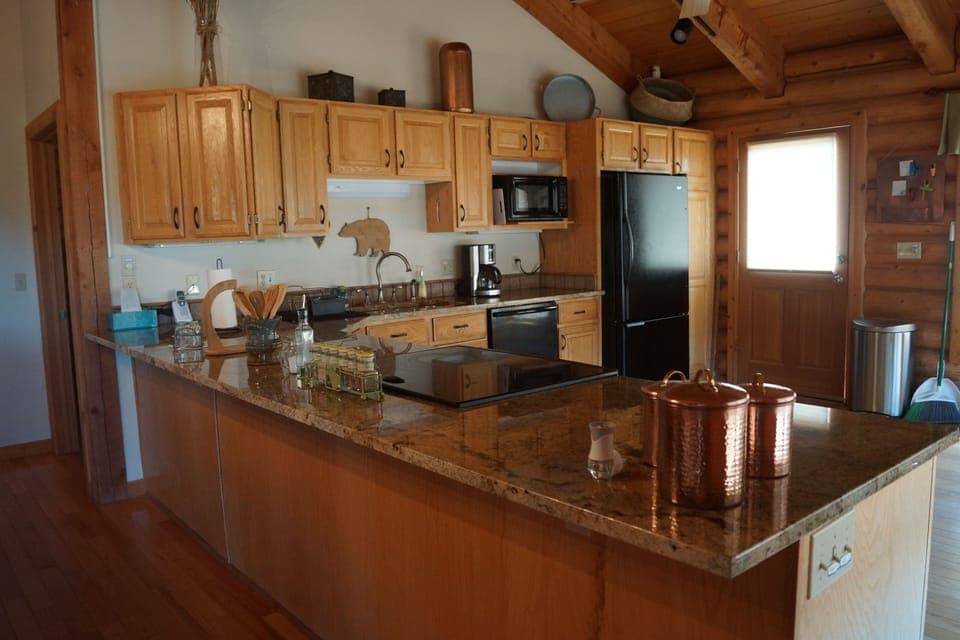Great size kitchen for feeding the family. 