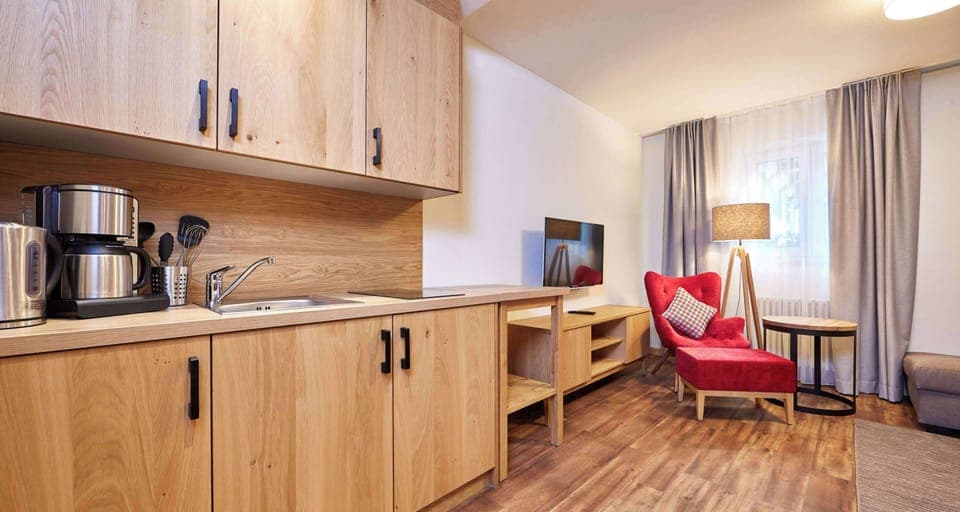 Standard-Apartment | Premium bedding, in-room safe, iron/ironing board, rollaway beds