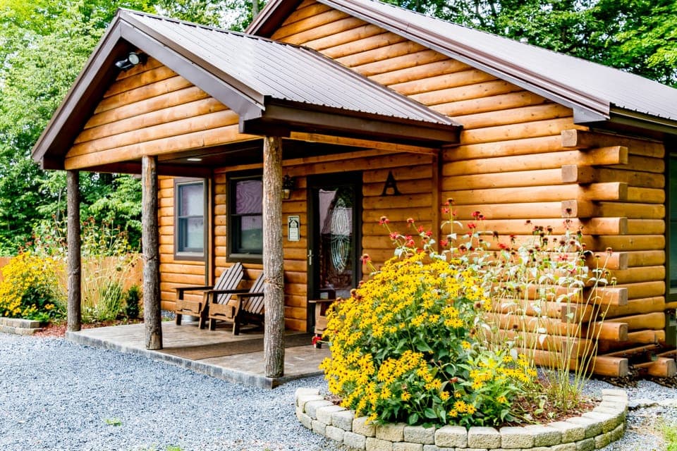 Cayuga Lake Cabins Cabin A exterior
