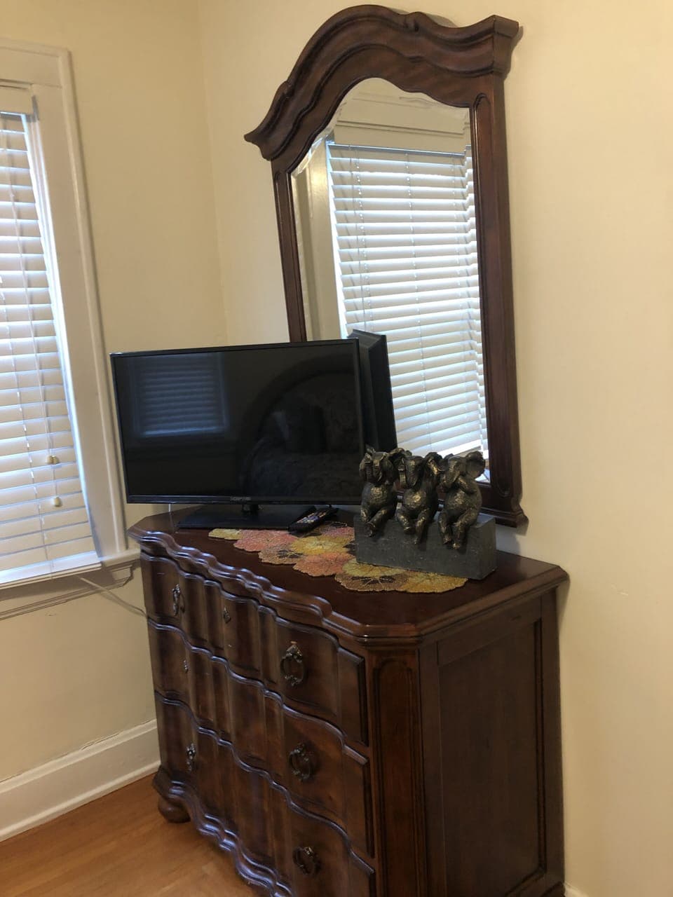 Smart TV in first floor bedroom.
 Closet+drawer space, mirror on closet door.
