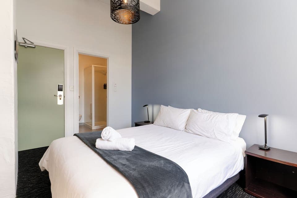 Double Ensuite | Free WiFi, bed sheets