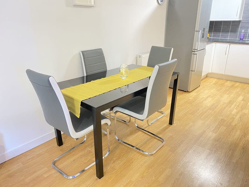 OPEN PLAN DINING AREA