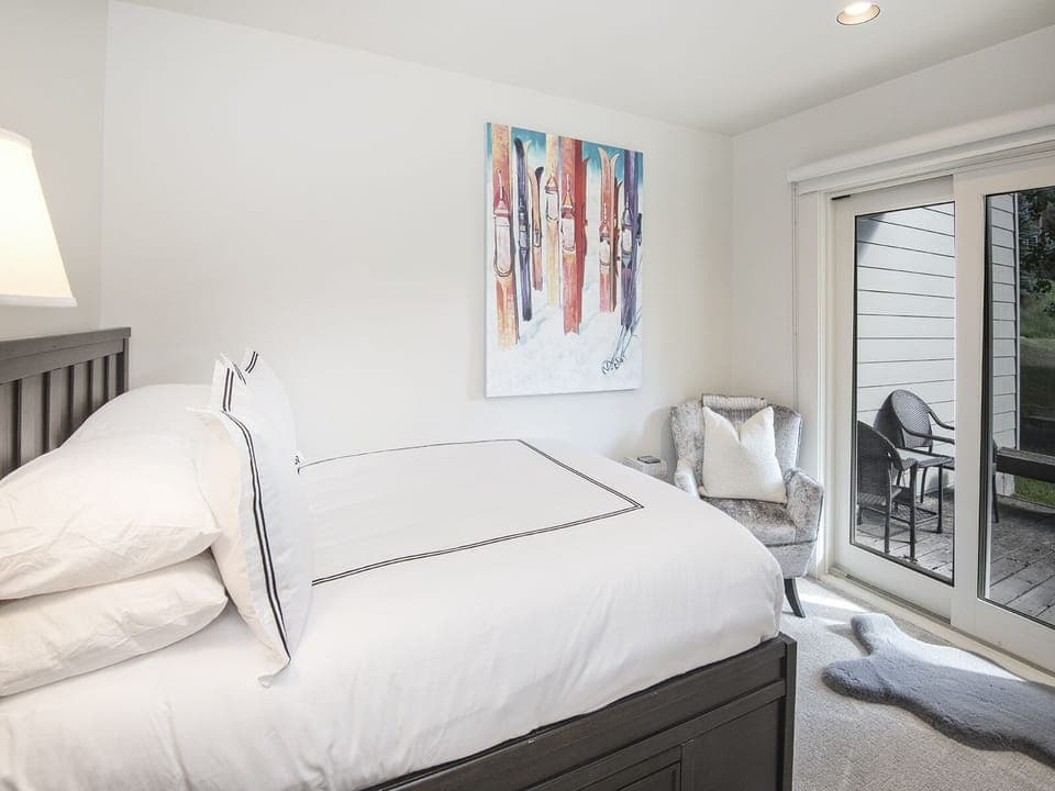 Bedroom 5 w/ Full Bed