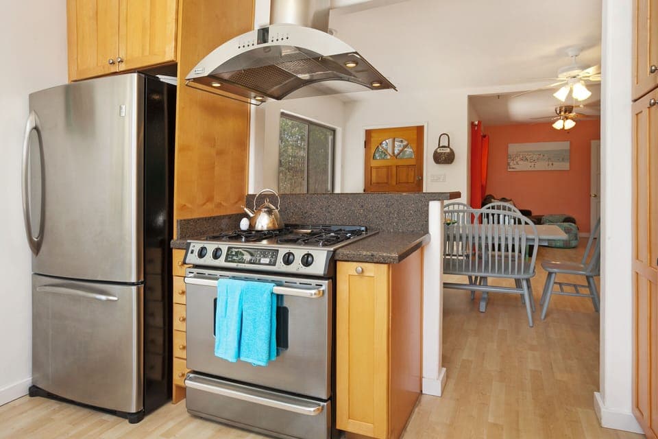 Lovely upgraded kitchen