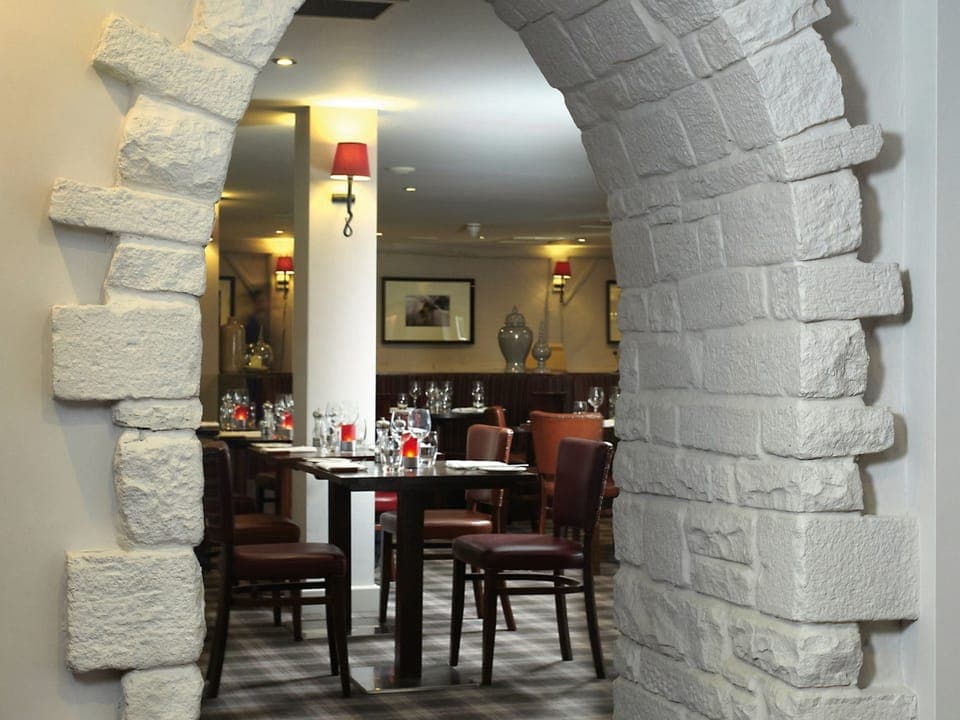 Breakfast, dinner served; British cuisine, alfresco dining 