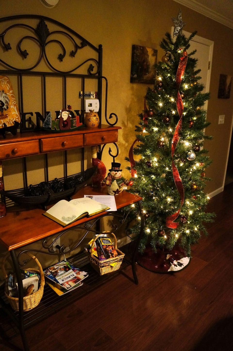 Decorated for every season. 
