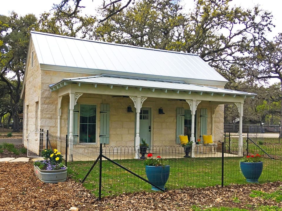 New cottage that feels 100 years old! Private and woodsy!