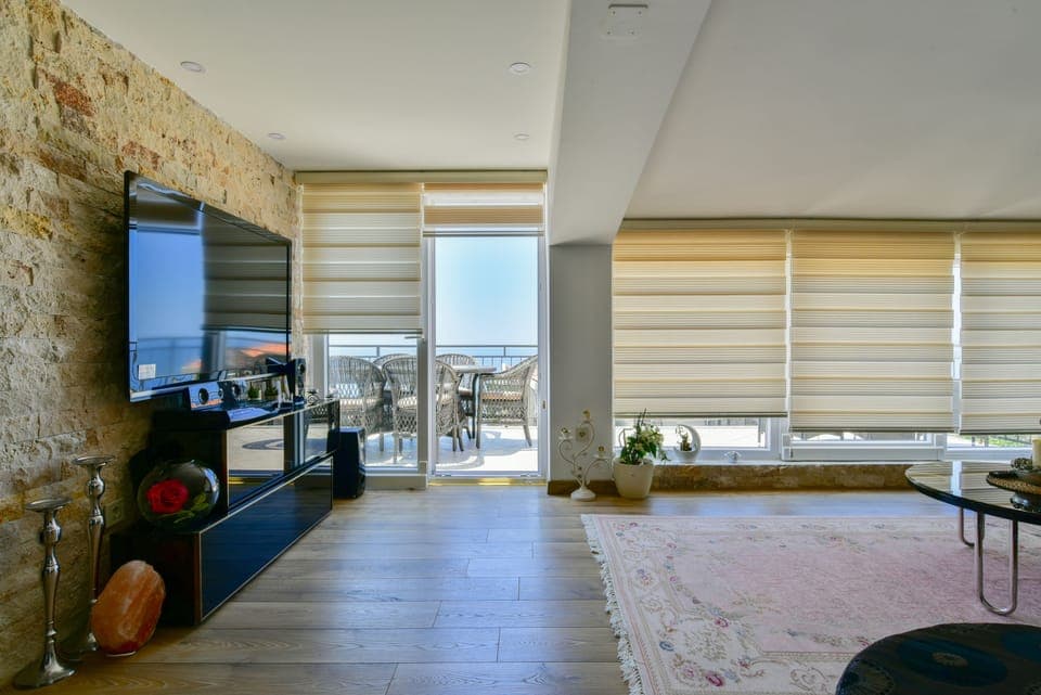 Comfort Apartment, 2 Bedrooms, Balcony, Sea View | Living area