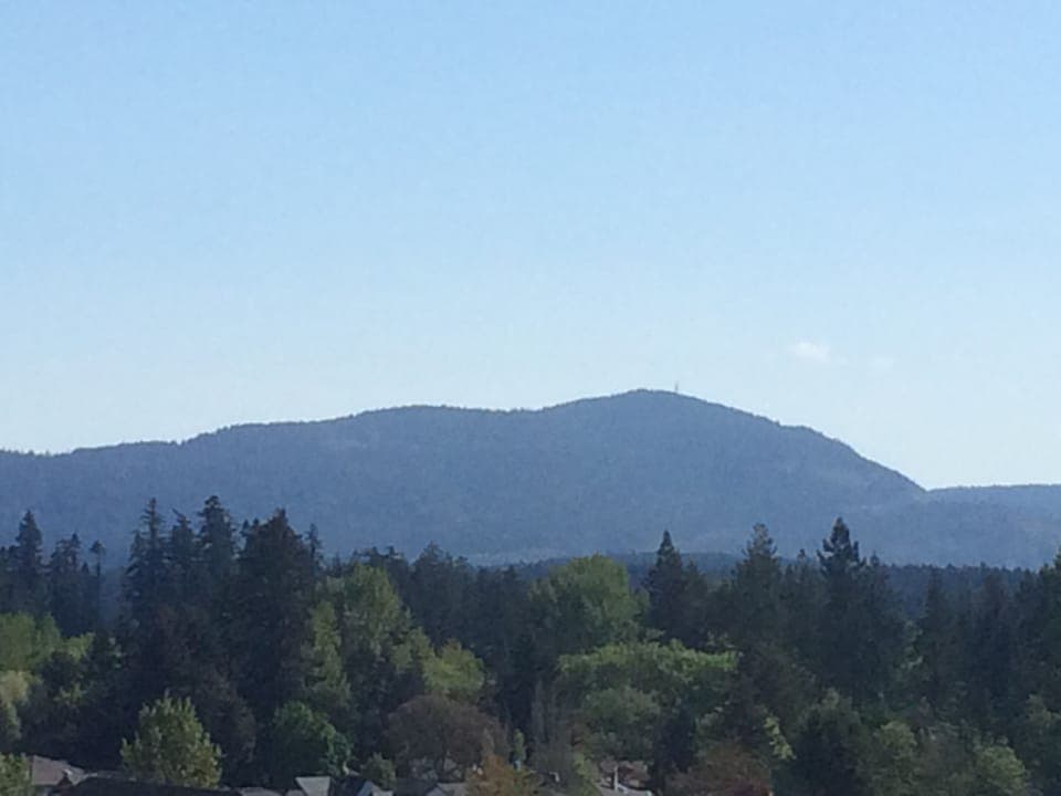 Comfort Suite, 1 Queen Bed, Mountain View, Garden Area | Mountain view