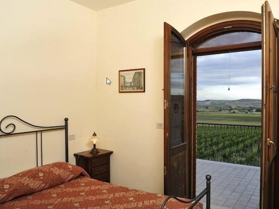 Quadruple Room | Desk, free WiFi, bed sheets