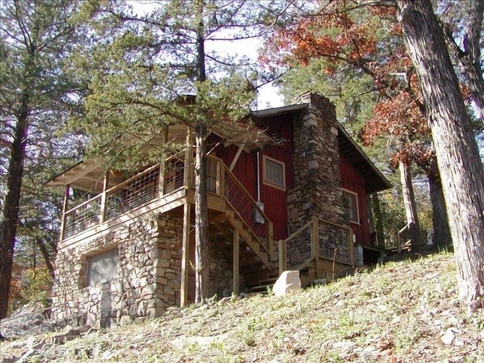 Here it is. This Charming  Ozarkian Cabin is just Waiting For You.